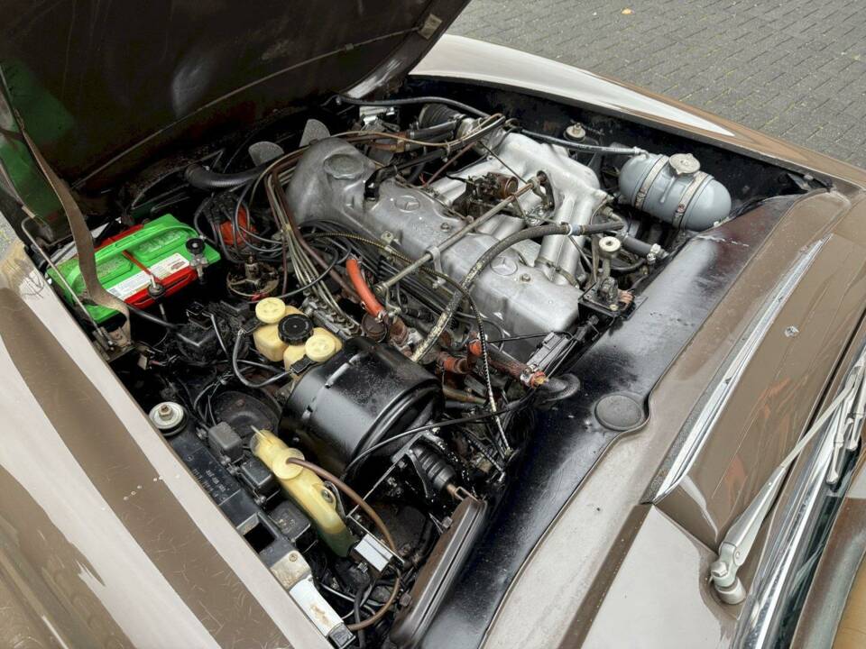 Image 29/36 de Mercedes-Benz 250 SL (1968)