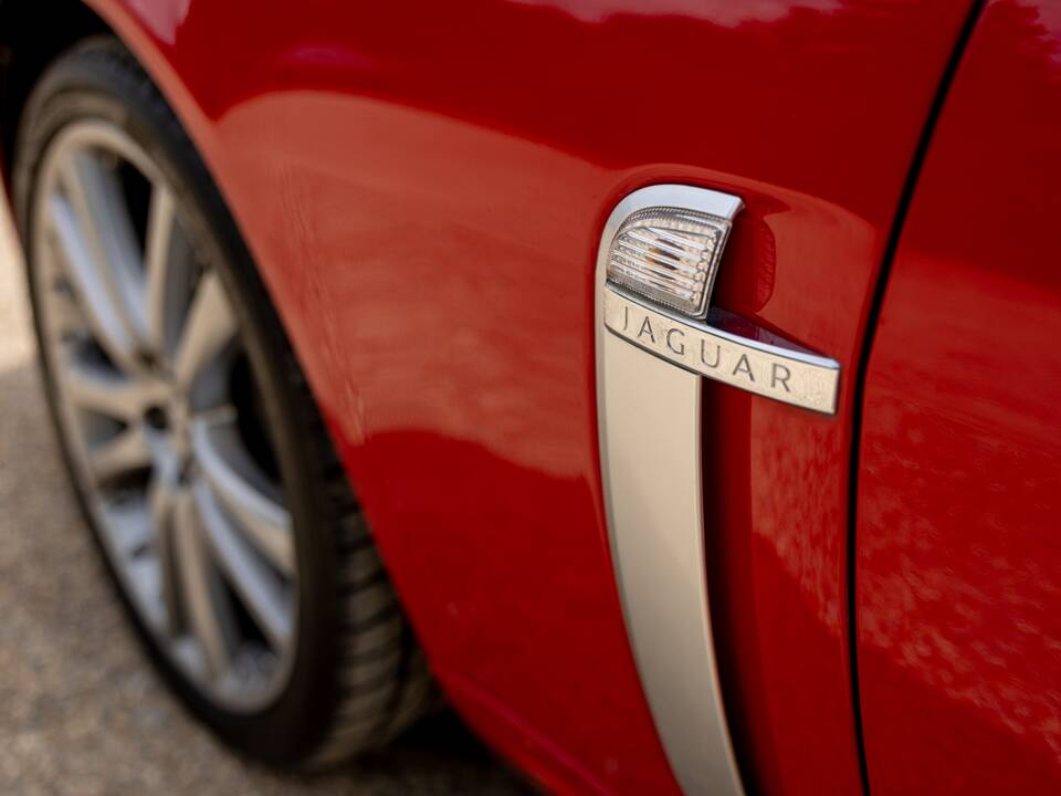 Image 26/50 of Jaguar XKR (2007)