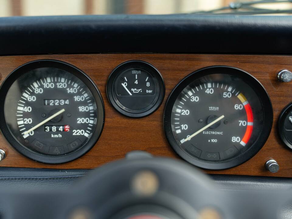 Image 48/50 of FIAT Spider 2000 Pininfarina 50th Anniversary Edition (1981)