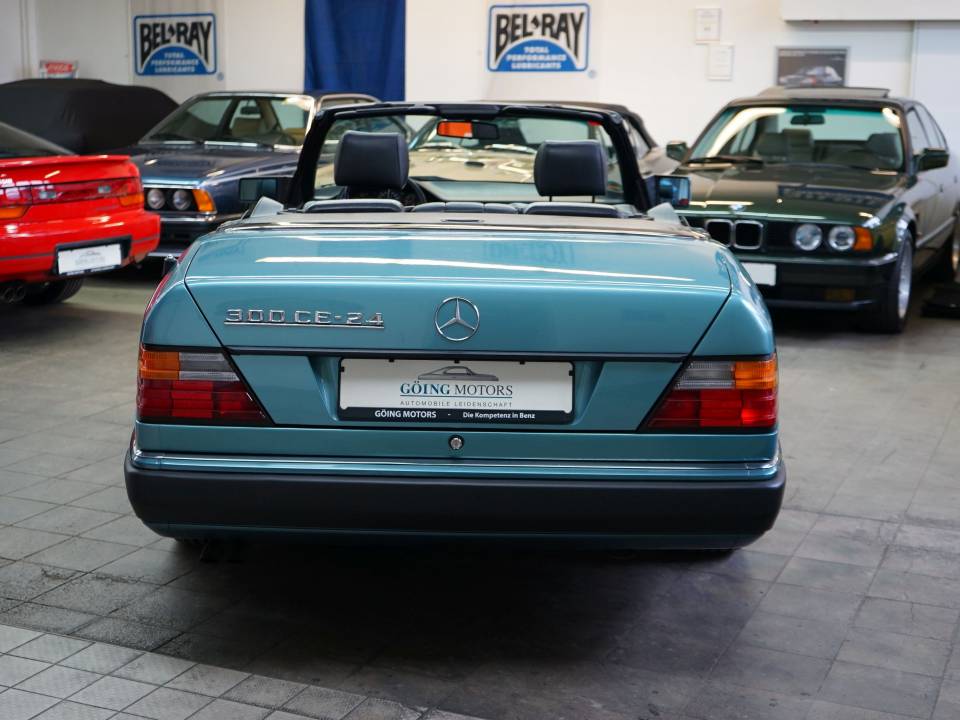 Bild 10/37 von Mercedes-Benz 300 CE-24 (1992)