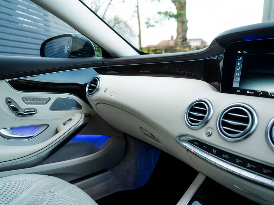 Image 20/48 of Mercedes-Benz S 63 AMG S 4MATIC (2018)