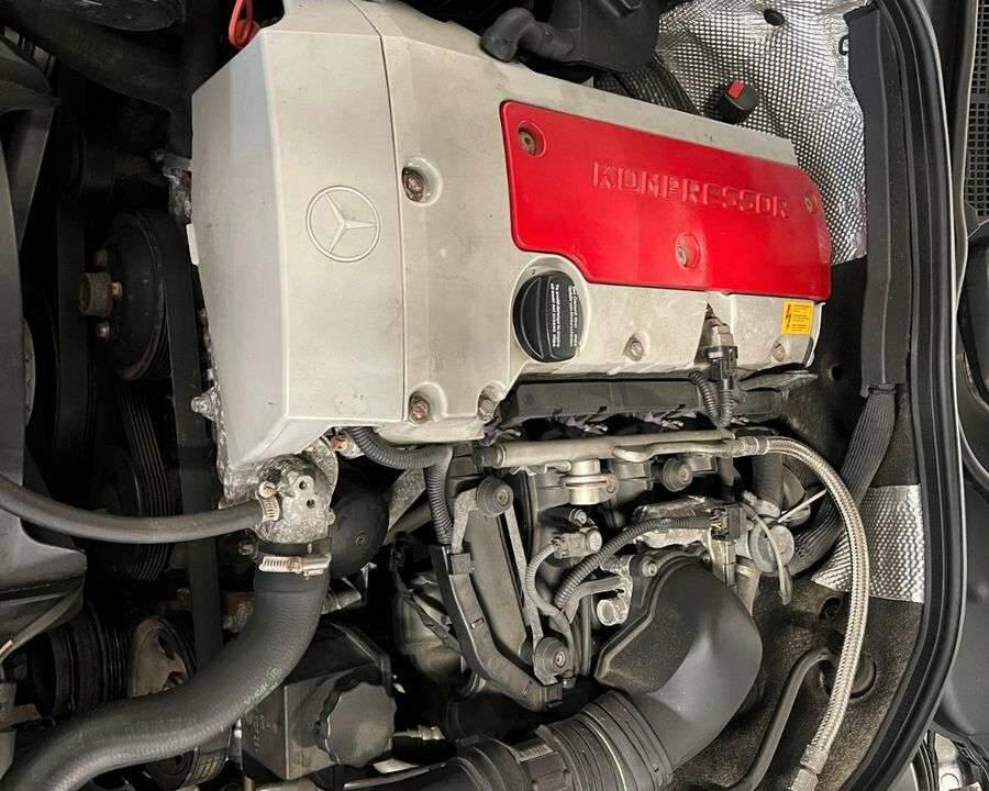 Imagen 12/20 de Mercedes-Benz CLK 230 Kompressor (2001)