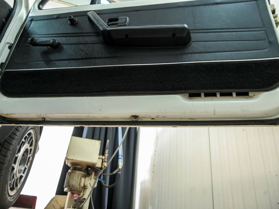 Bild 35/50 von Volkswagen Golf I GTI 1.8 (1983)