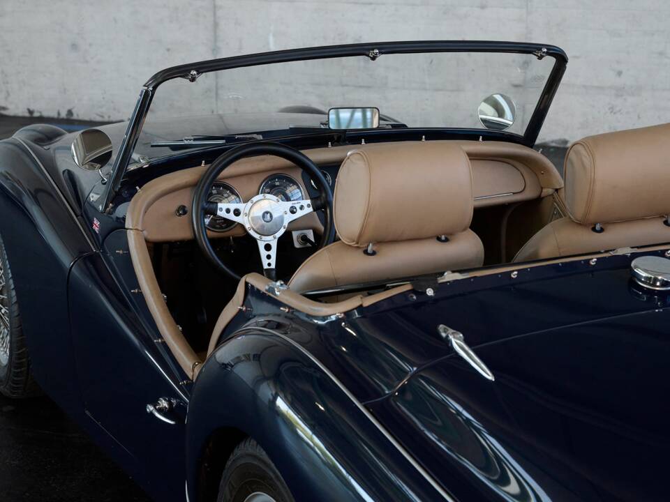 Image 22/50 of Triumph TR 3A (1959)