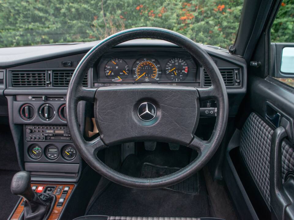 Bild 20/27 von Mercedes-Benz 190 E 2.3-16 (1985)