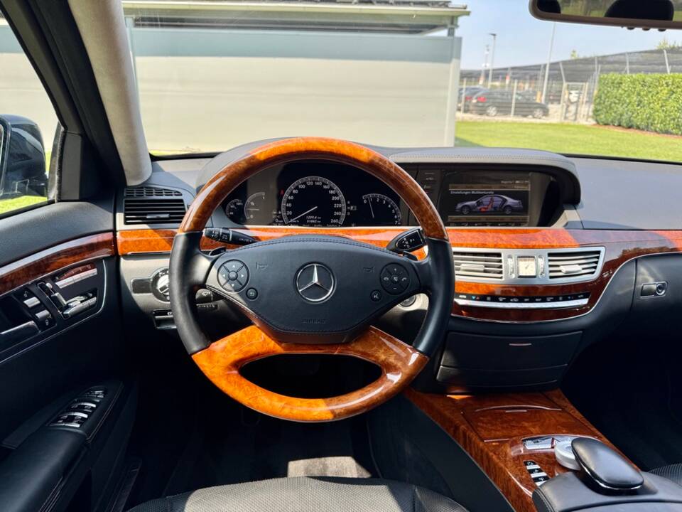 Bild 31/79 von Mercedes-Benz S 500 BlueEFFICIENCY (2011)