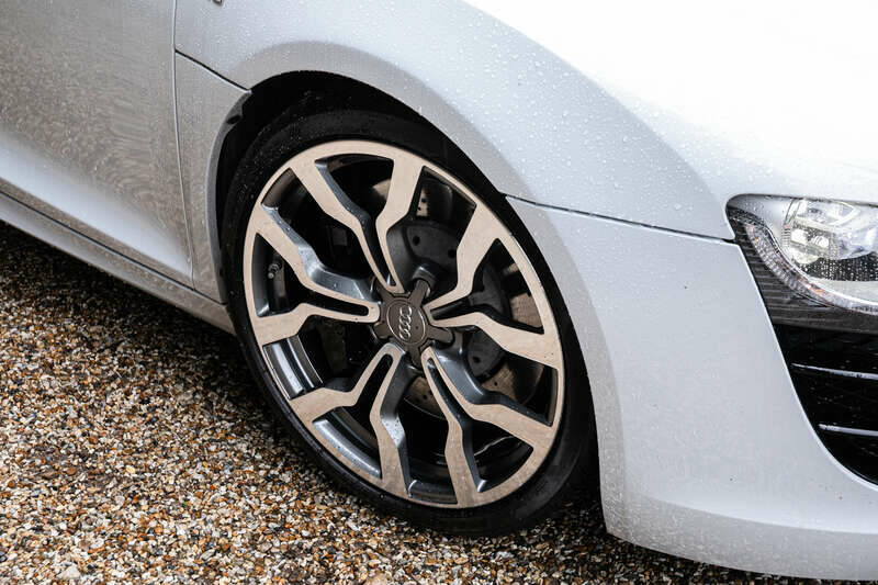 Image 37/38 of Audi R8 V10 (2010)