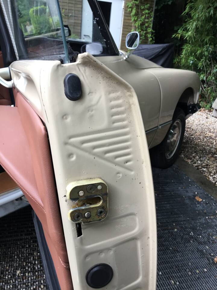 Image 62/82 de Citroën DS 20 (1974)