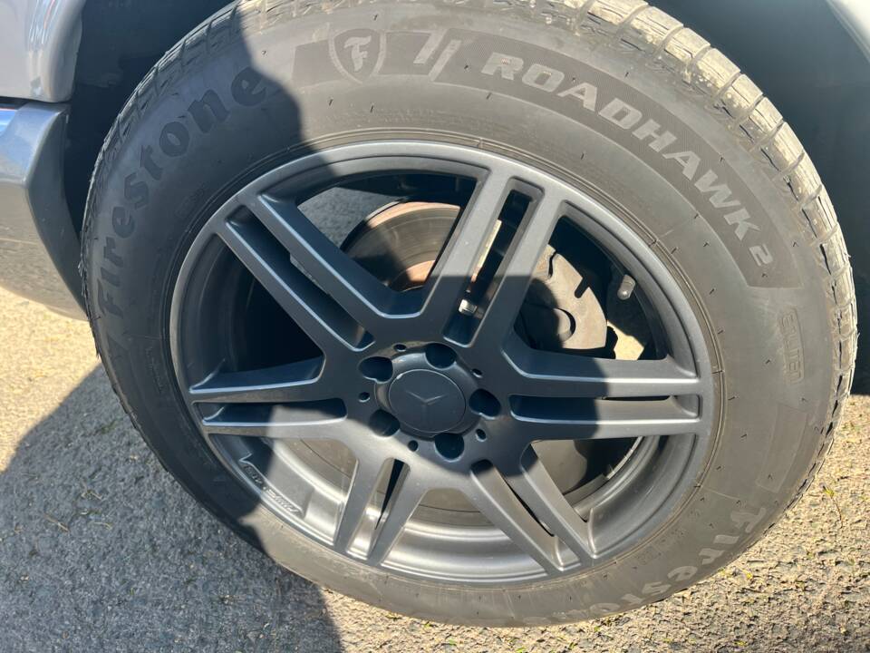 Image 71/77 of Mercedes-Benz 380 SEC (1982)