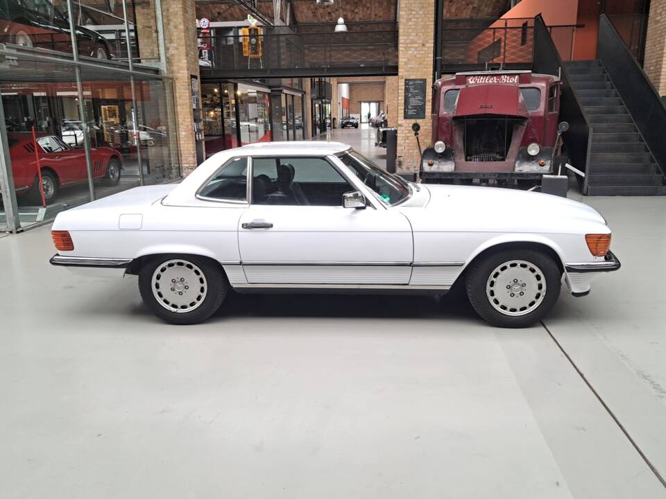Bild 23/24 von Mercedes-Benz 420 SL (1986)