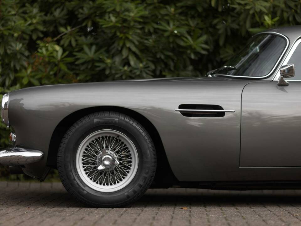 Image 30/50 of Aston Martin DB 4 (1962)