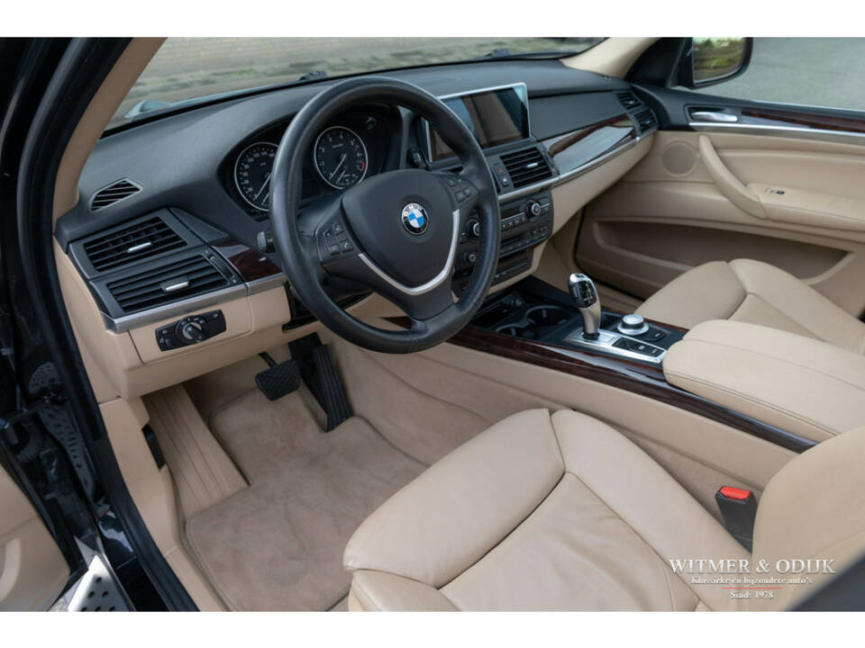 Image 4/28 de BMW X5 xDrive48i (2008)