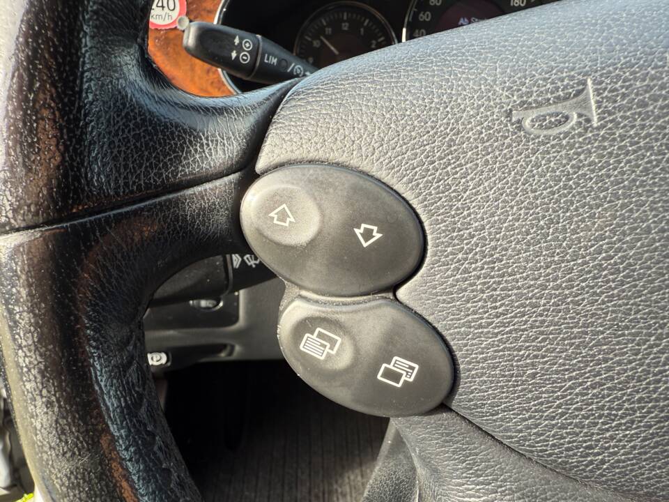 Bild 38/51 von Mercedes-Benz CLS 350 (2005)