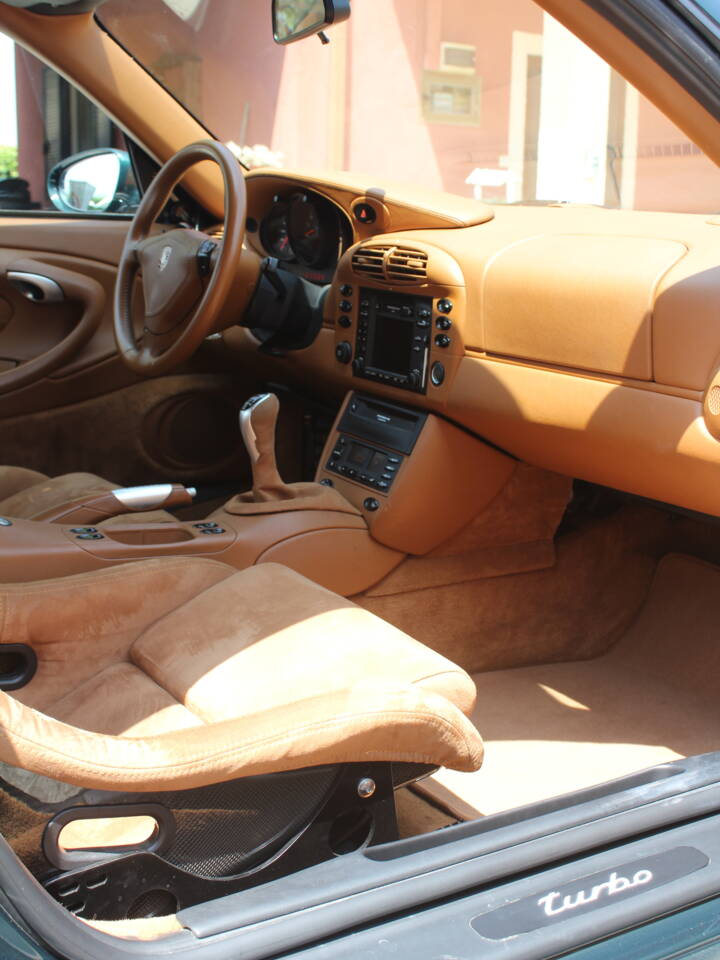 Afbeelding 26/32 van Porsche 911 Turbo (2001)