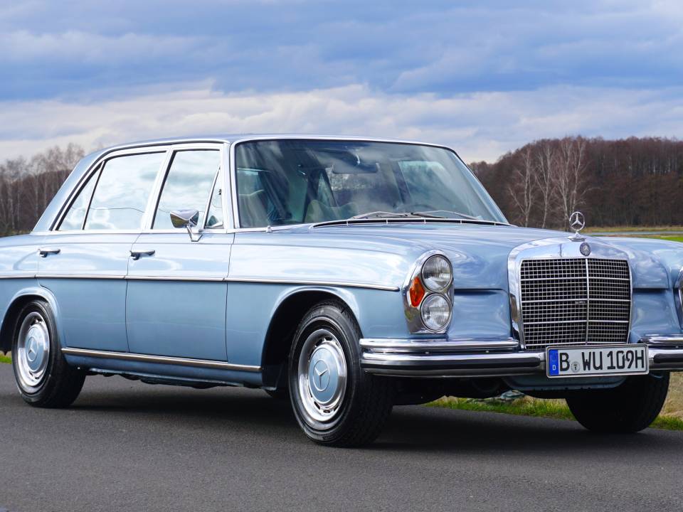 Image 5/49 of Mercedes-Benz 300 SEL (1968)