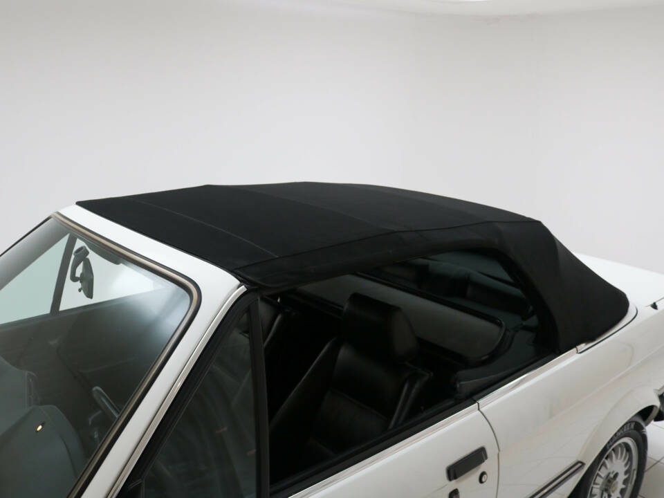 Imagen 20/22 de BMW 325i (1989)