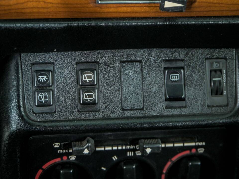 Image 21/50 of Mercedes-Benz 230 TE (1984)