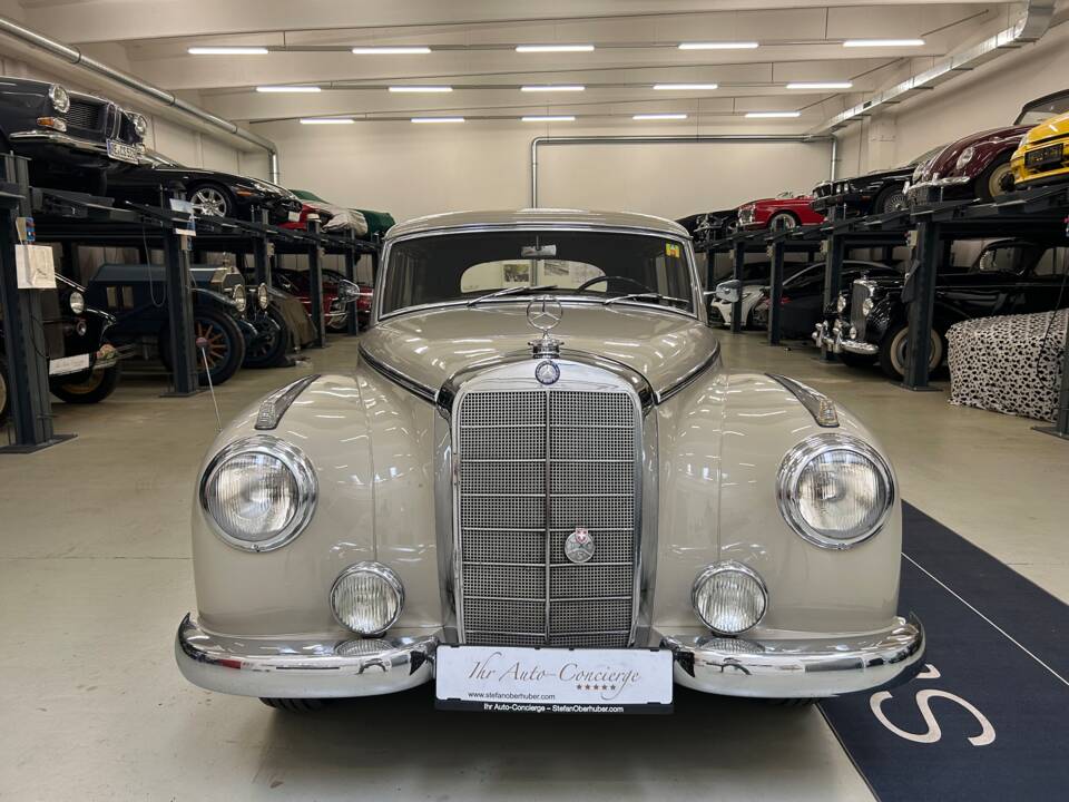 Afbeelding 2/37 van Mercedes-Benz 300 (1952)