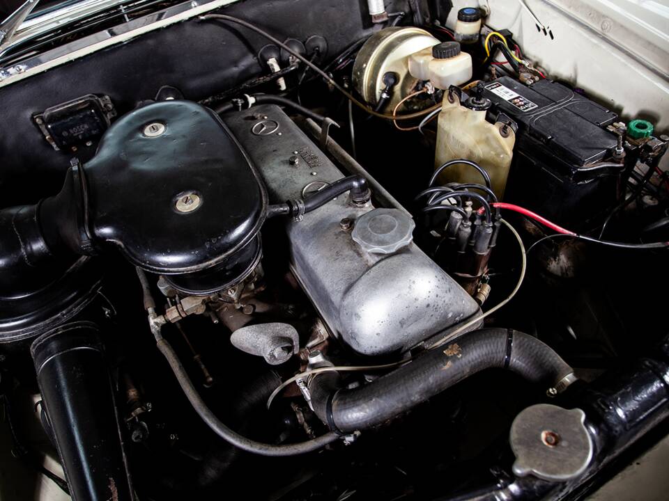 Bild 32/32 von Mercedes-Benz 220 SE b (1965)
