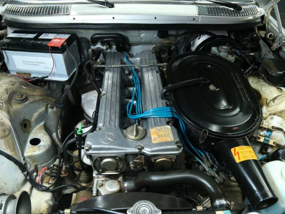 Image 37/50 of Mercedes-Benz 280 CE (1980)