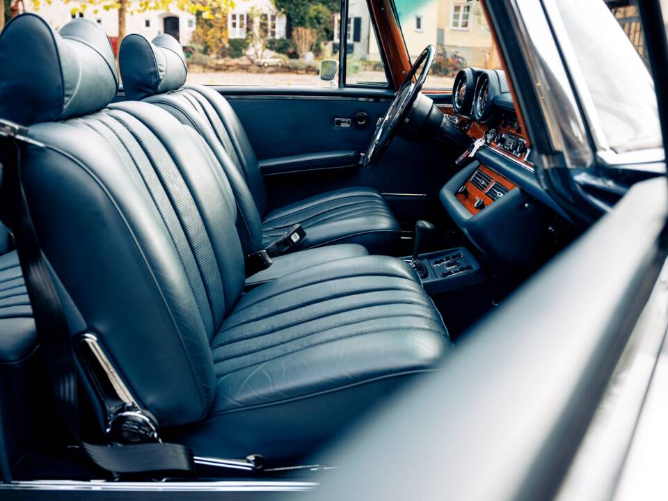 Bild 10/16 von Mercedes-Benz 280 SE 3,5 (1971)