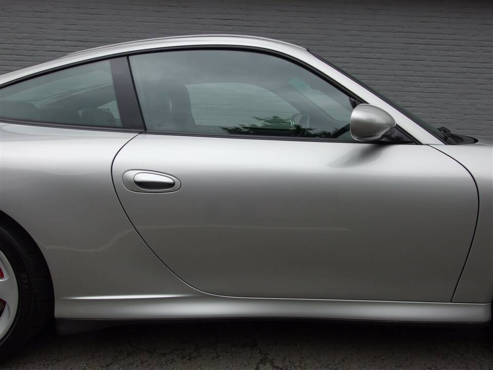 Bild 34/100 von Porsche 911 Carrera 4S (2002)