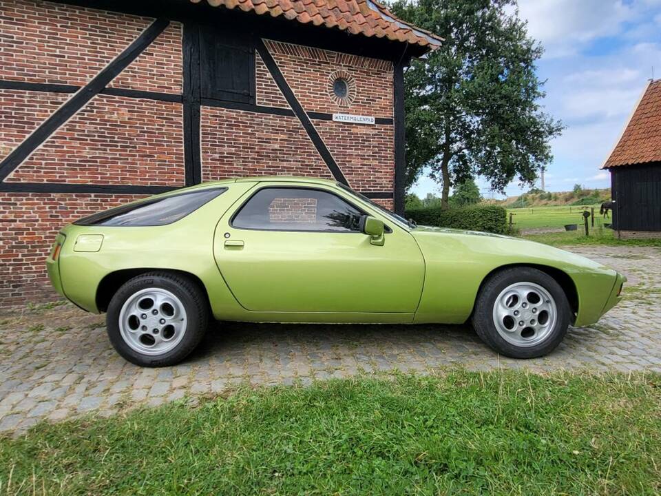 Bild 4/8 von Porsche 928 (1977)