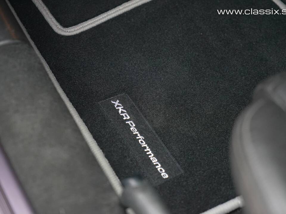 Image 19/29 of Jaguar XKR (2003)