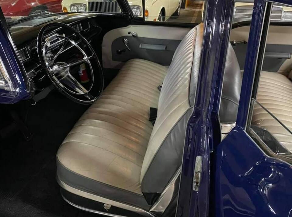 Image 4/8 of Buick 40 Special (1958)