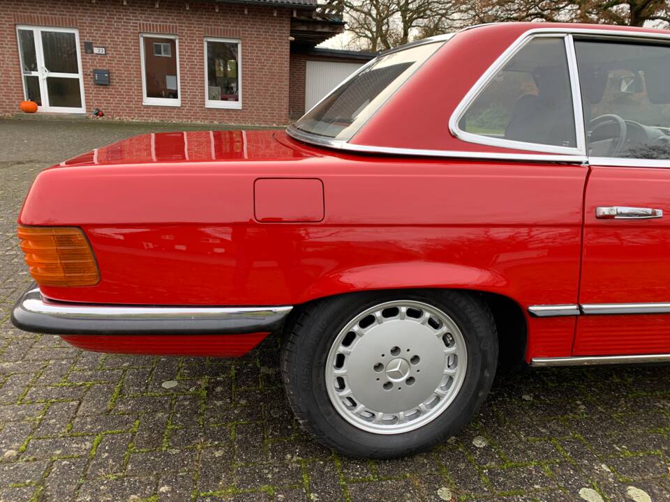 Image 137/160 of Mercedes-Benz 350 SL (1974)