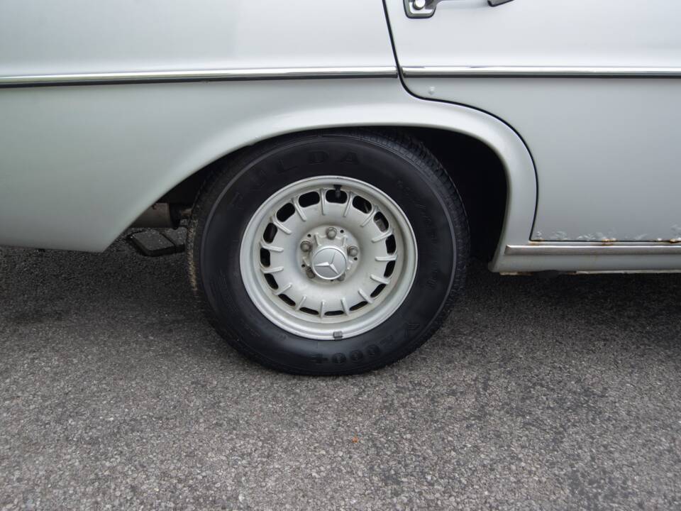 Immagine 31/34 di Mercedes-Benz 300 SEL 3.5 (1972)