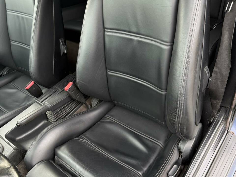 Bild 17/55 von BMW 320i (1991)