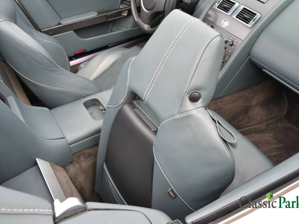 Image 33/50 of Aston Martin V8 Vantage (2007)