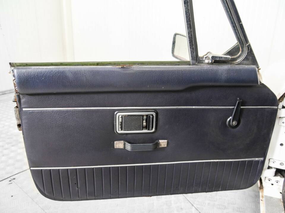 Afbeelding 31/50 van MG MGB GT (1972)