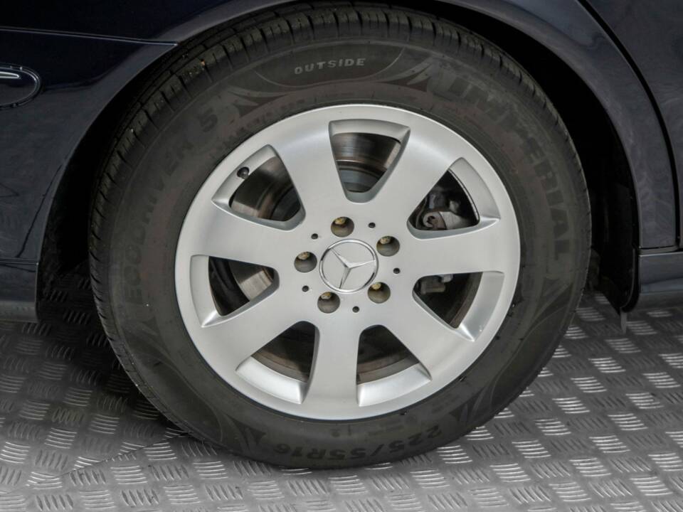 Bild 32/50 von Mercedes-Benz E 320 T 4MATIC (2004)
