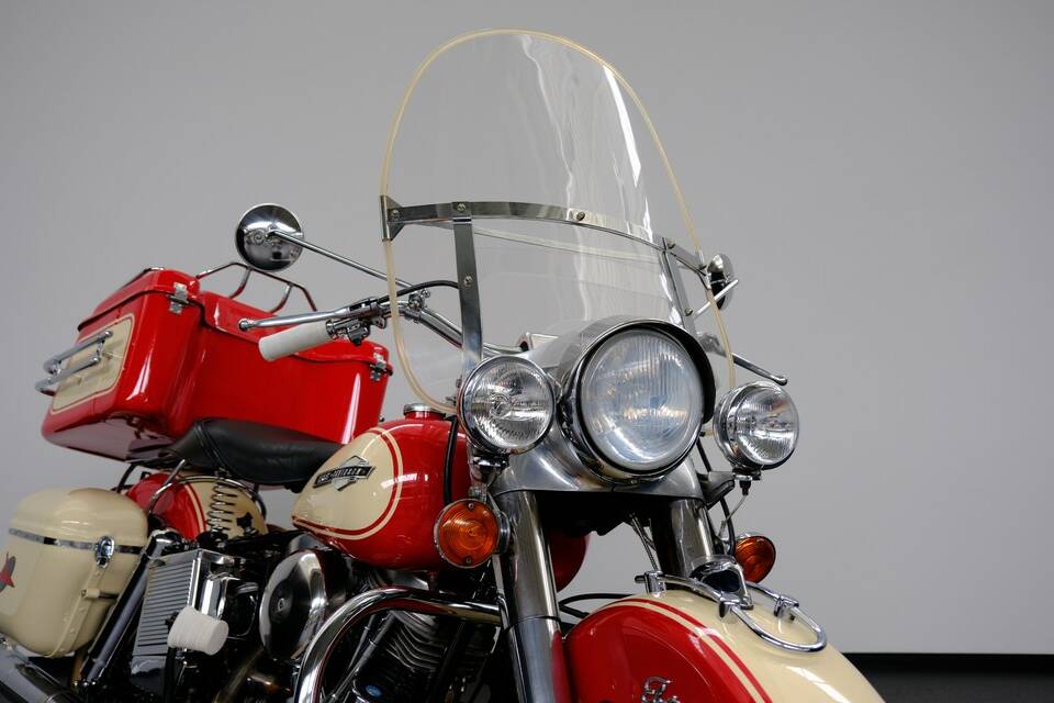 Image 26/75 of Harley-Davidson FL Panhead (1965)