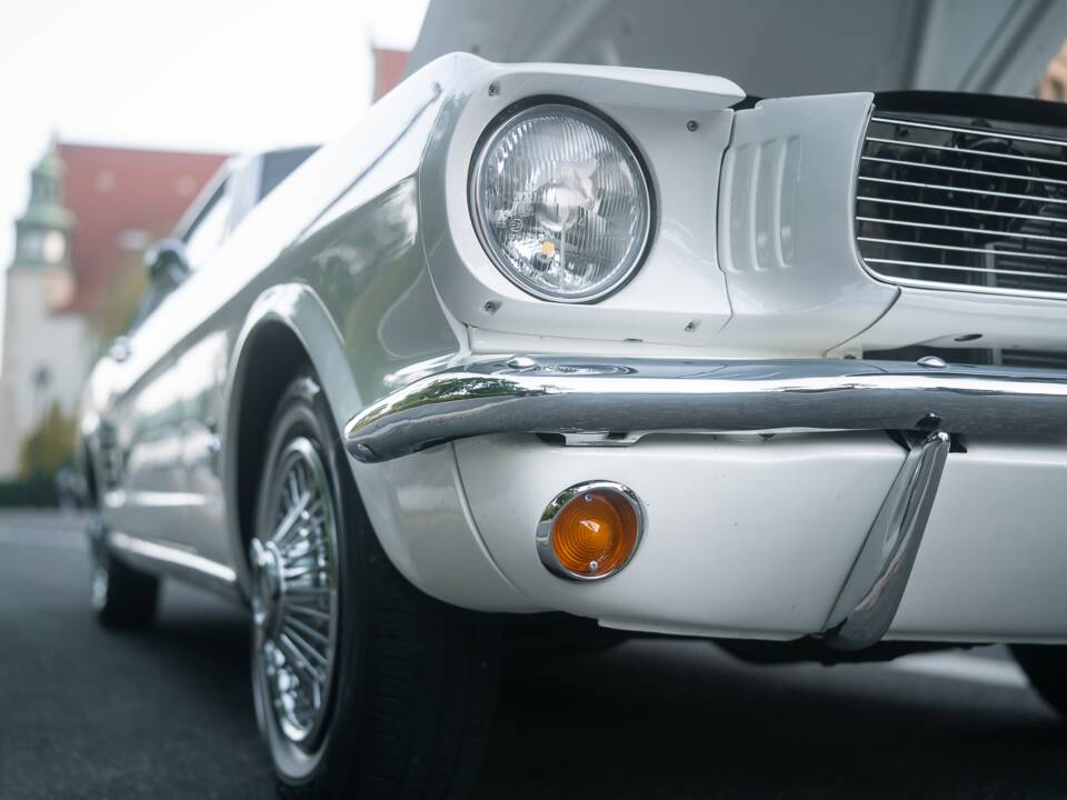 Image 15/53 of Ford Mustang 200 (1966)