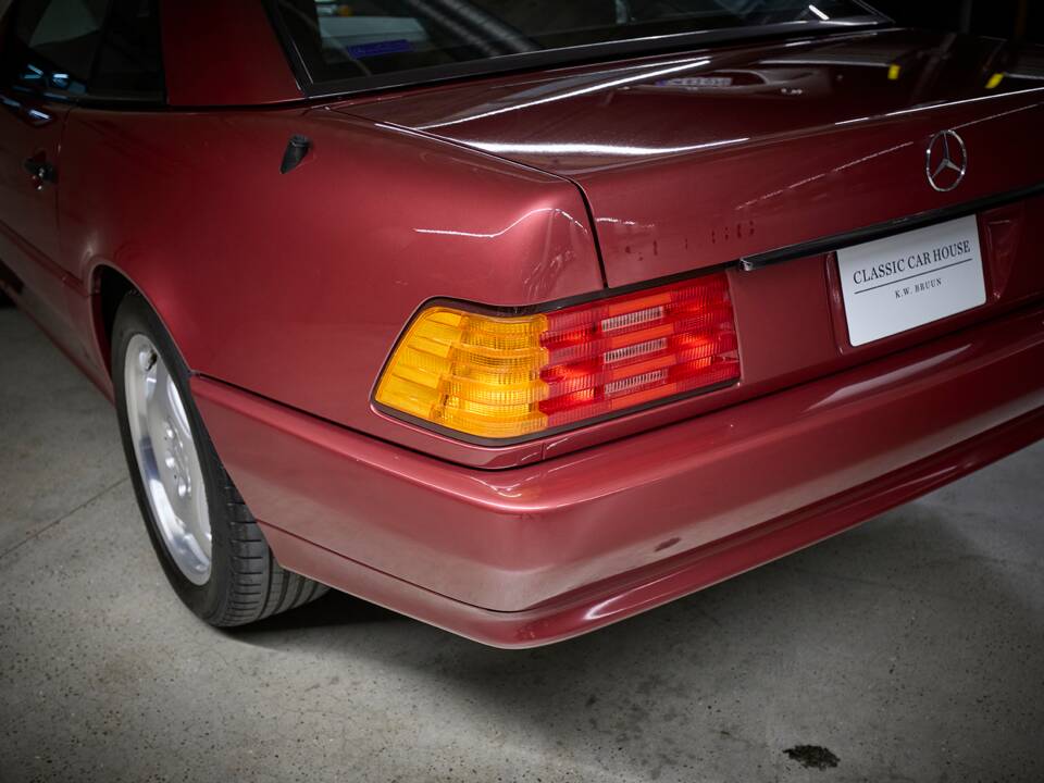 Bild 17/99 von Mercedes-Benz SL 320 (1995)