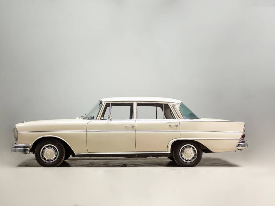 Imagen 5/32 de Mercedes-Benz 220 SE b (1965)