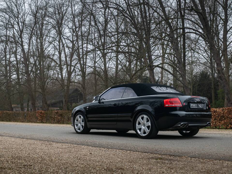 Image 32/39 of Audi S4 (2006)