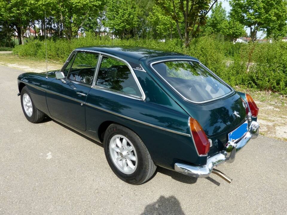 Image 2/4 de MG MGB GT (1976)