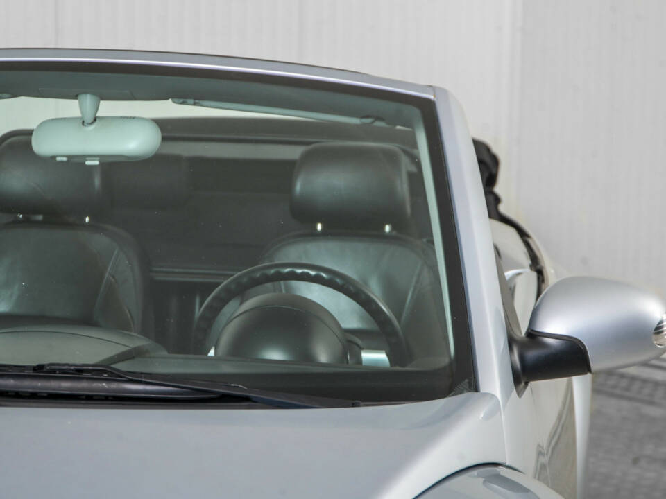 Bild 23/50 von Volkswagen New Beetle 2.0 (2003)