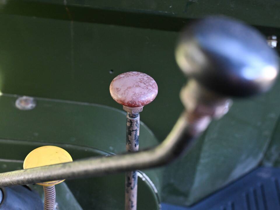 Image 39/50 of Land Rover 80 (1949)