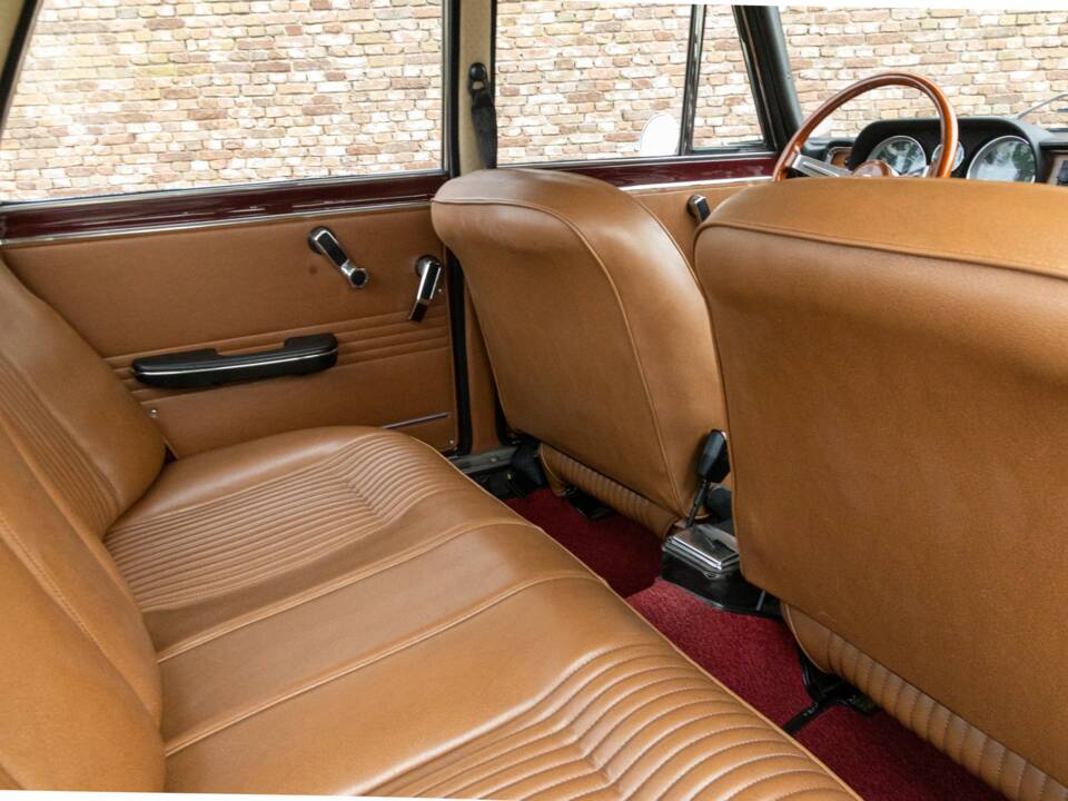 Imagen 35/50 de Alfa Romeo Giulia Nuova Super 1600 (1971)