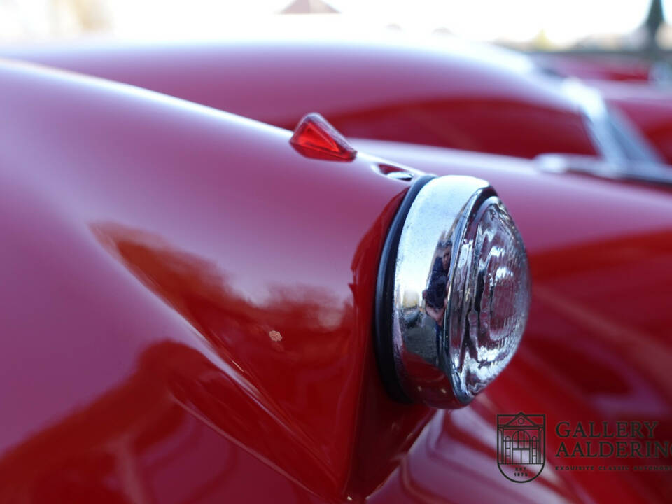 Image 48/50 de Jaguar XK 120 OTS (1954)