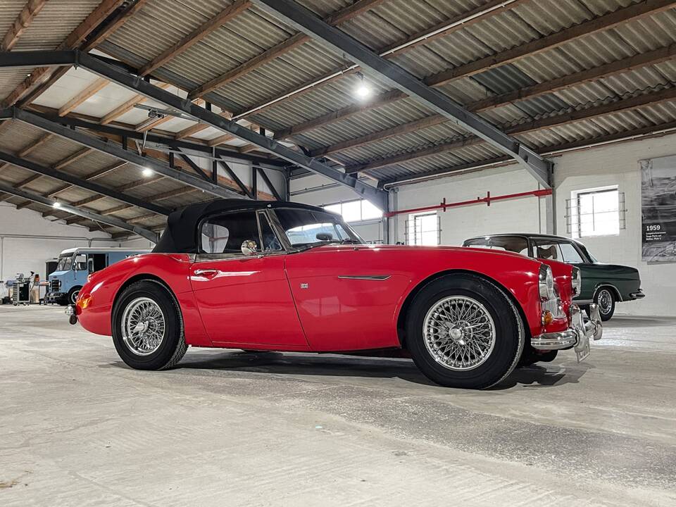 Imagen 10/33 de Austin-Healey 3000 Mk III (BJ8) (1967)