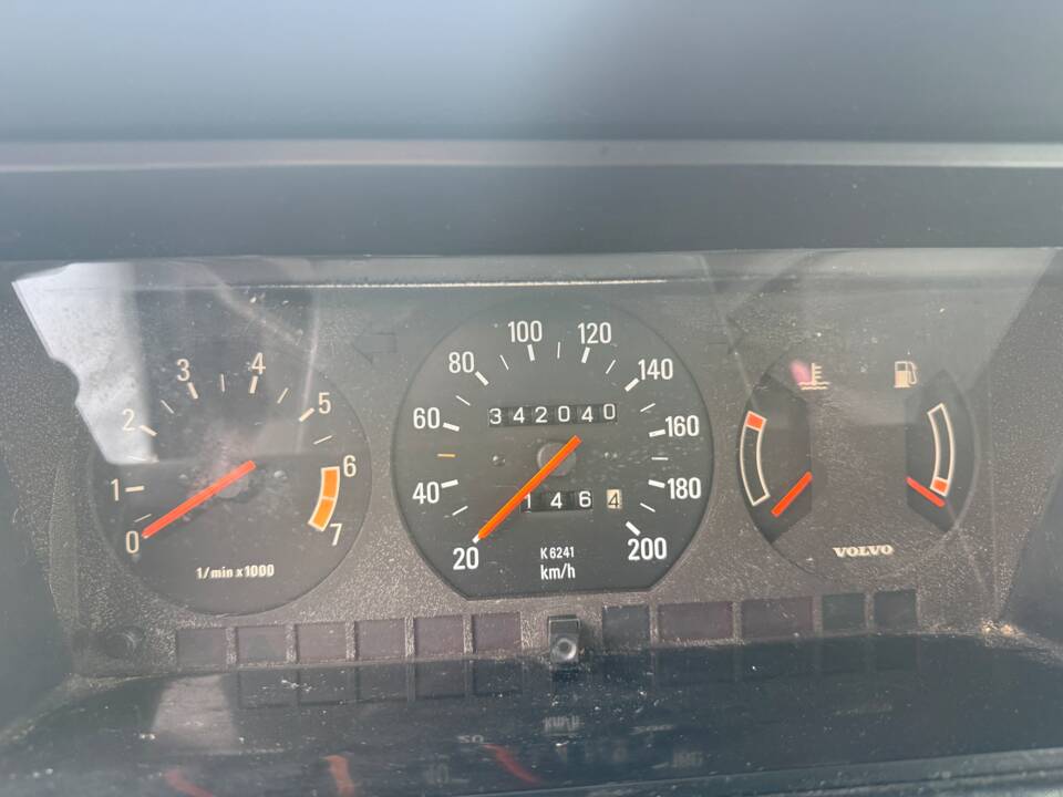 Image 51/54 of Volvo 245 GL (1990)