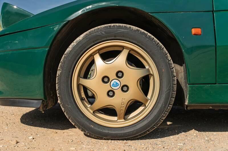 Image 28/50 of Lotus Elan (1991)