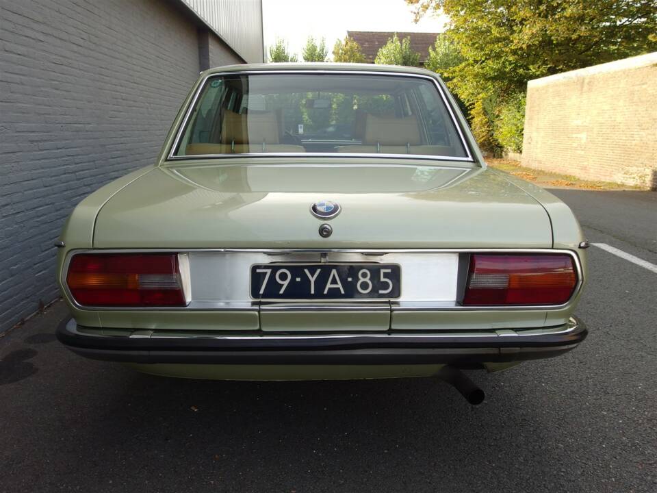 Image 8/95 de BMW 2500 (1977)