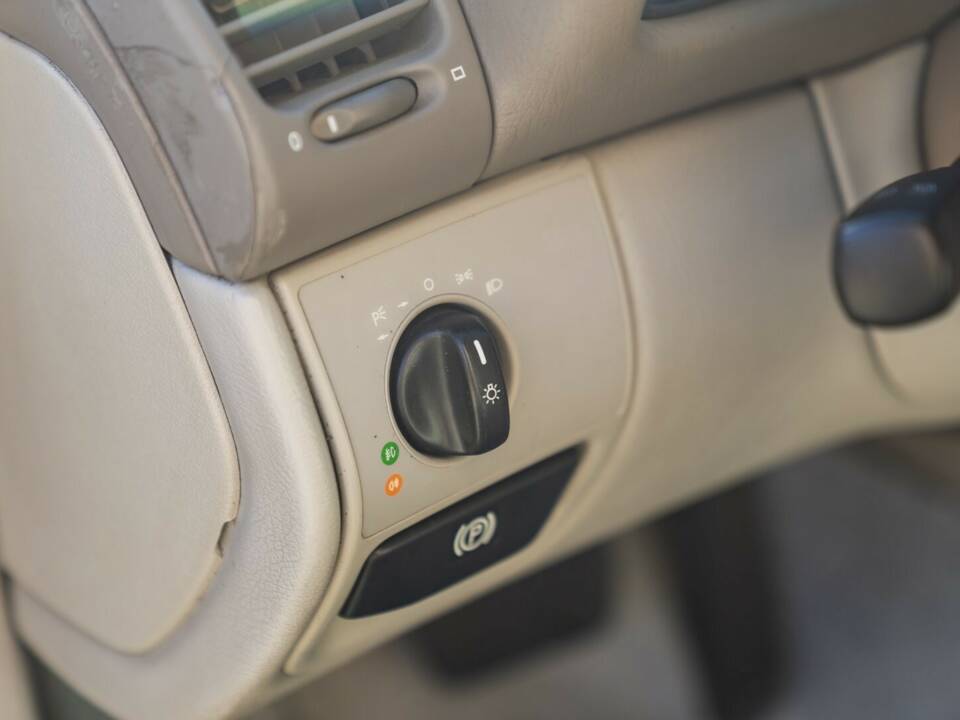 Obraz 37/50 pojazdu Mercedes-Benz CLK 230 Kompressor (1999)